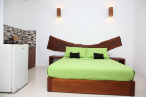  THE CLASSIC-Hostel-apartment-Standard Room  Weligama
